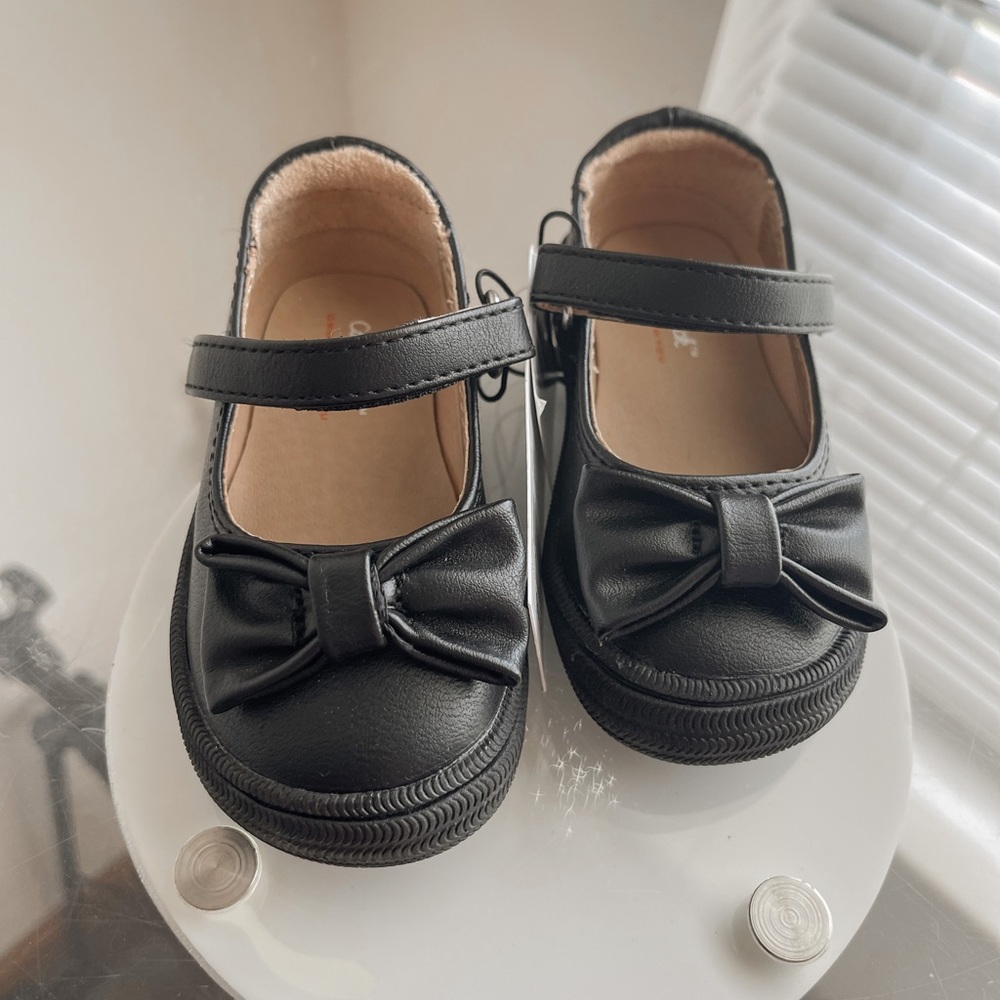NWT Girls Cat & Jack Shoes